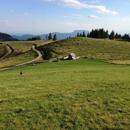 Apartment Gartenwohnung Auf Der Sommeralm *